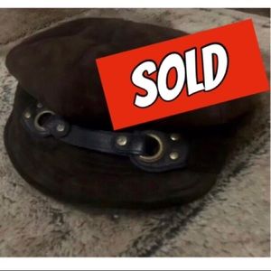 UGG NEWSBOY/CABBIE CAP NWT LEATHER SHEARLING BRASS